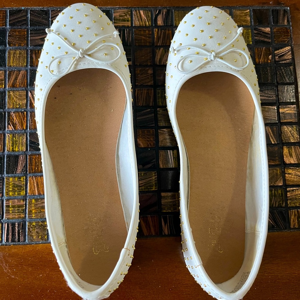 White flats with gold detailing, size 9 1/2, barely used